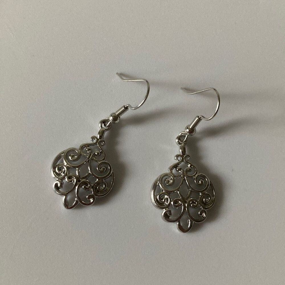 Drop Earrings 